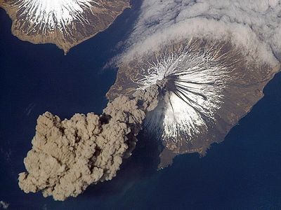 060607-2-Erupts.jpg